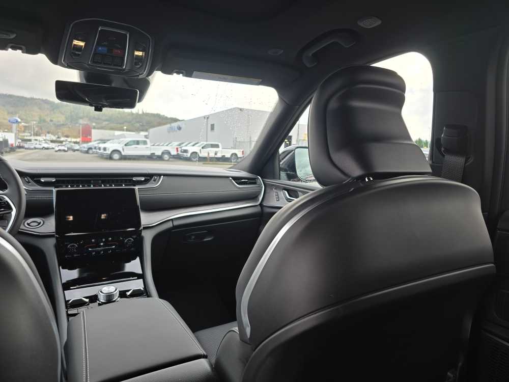 Thumbnail: 2025 Jeep Grand Cherokee - 14