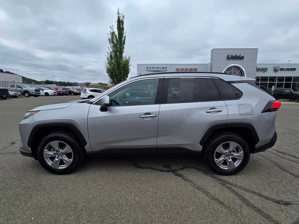 Used 2022 Toyota RAV4 XLE with VIN 2T3P1RFV0NW255608 for sale in Roseburg, OR
