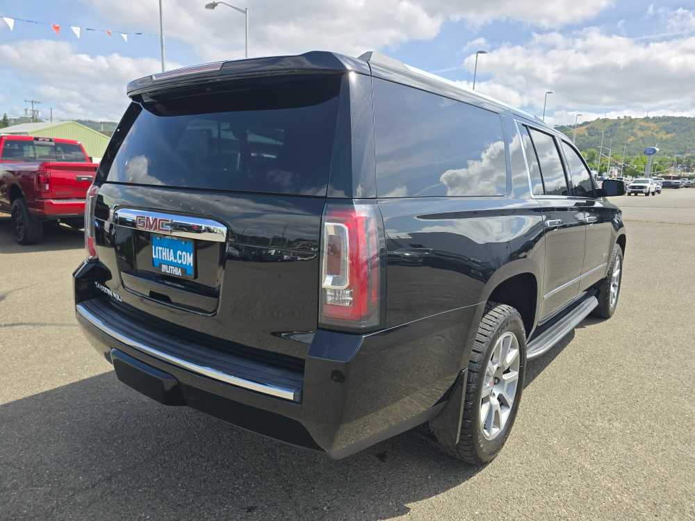 Thumbnail: 2017 GMC Yukon XL - 4