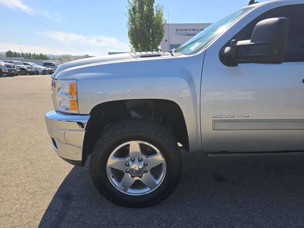 Thumbnail: 2011 Chevrolet Silverado 2500 - 19