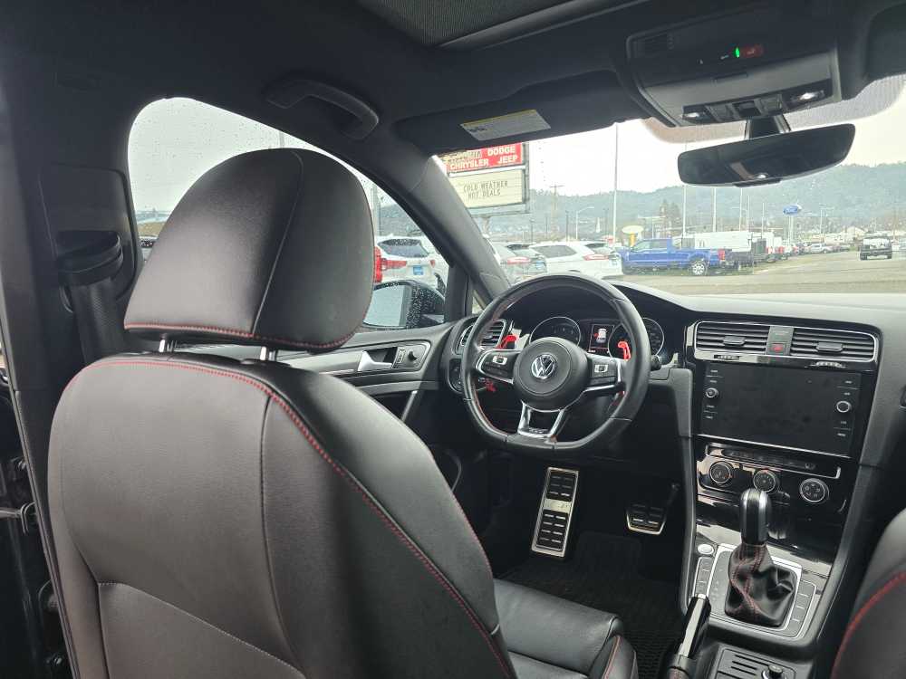 Thumbnail: 2021 Volkswagen Golf - 10