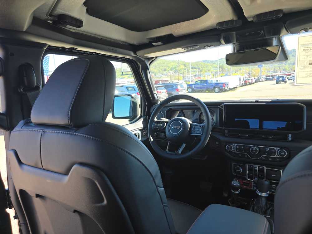 Thumbnail: 2026 Jeep Gladiator - 10