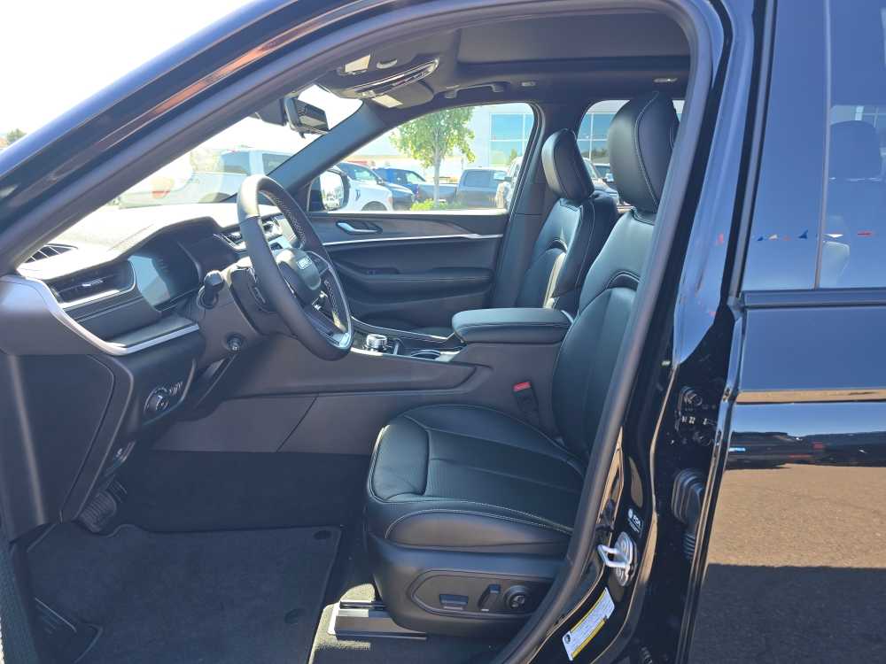 Thumbnail: 2025 Jeep Grand Cherokee - 9