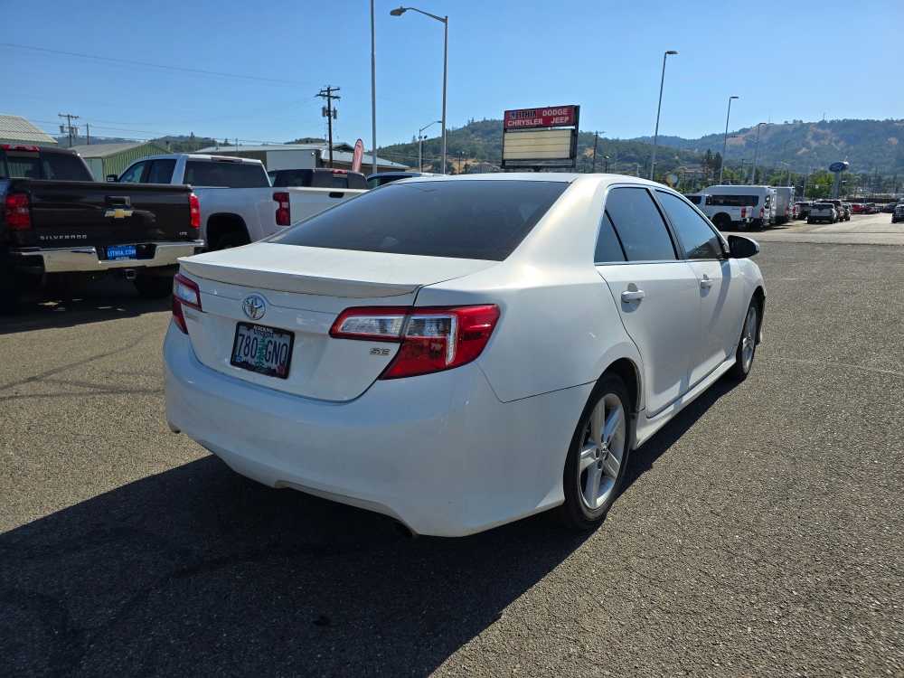2012 Toyota Camry SE 3