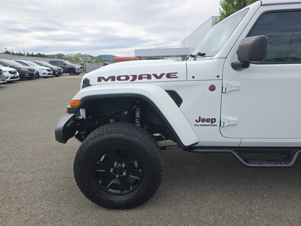 Thumbnail: 2020 Jeep Gladiator - 17
