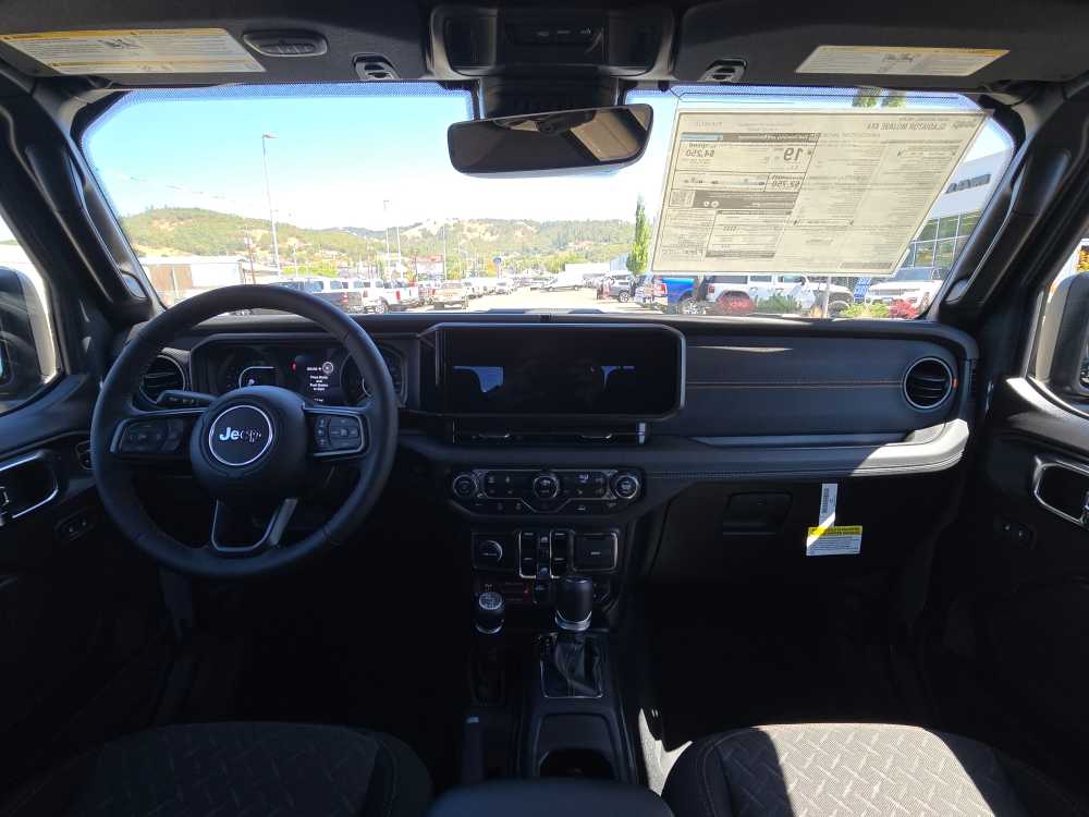 Thumbnail: 2025 Jeep Gladiator - 15