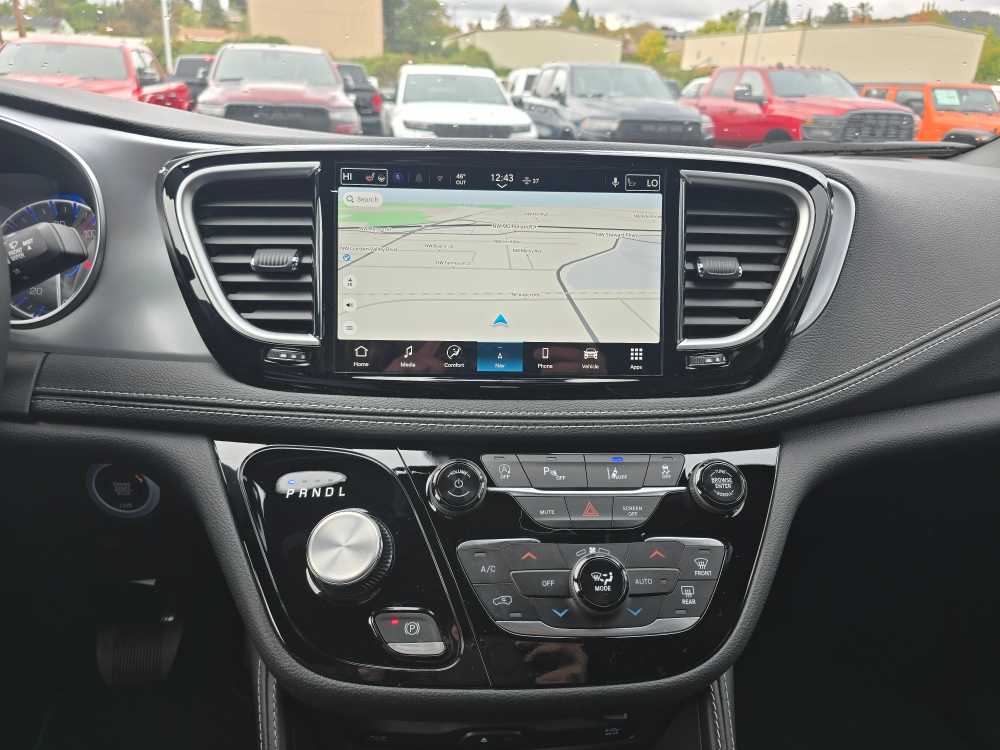 Thumbnail: 2026 Chrysler Pacifica - 12