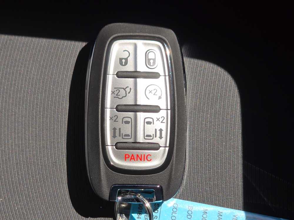Thumbnail: 2026 Chrysler Pacifica - 22