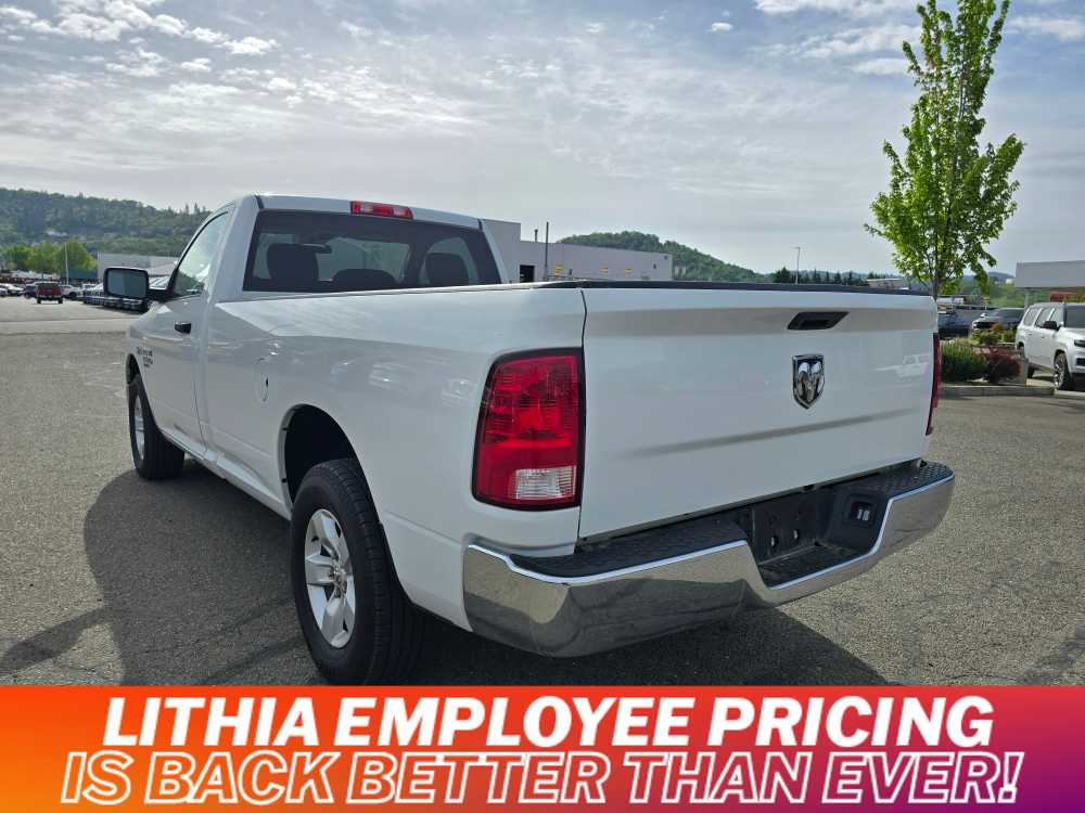 2022 Ram 1500 Classic SLT photo 2