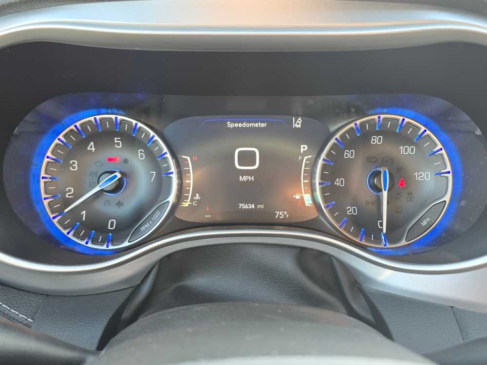 Thumbnail: 2022 Chrysler Pacifica - 7