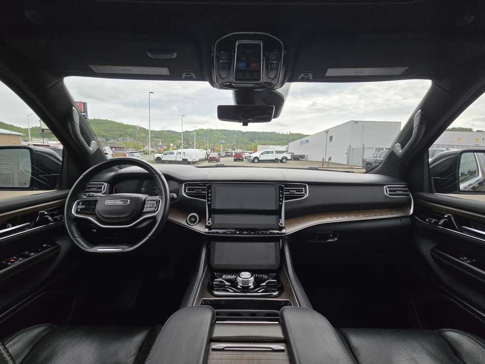 Thumbnail: 2023 Jeep Grand Wagoneer - 15