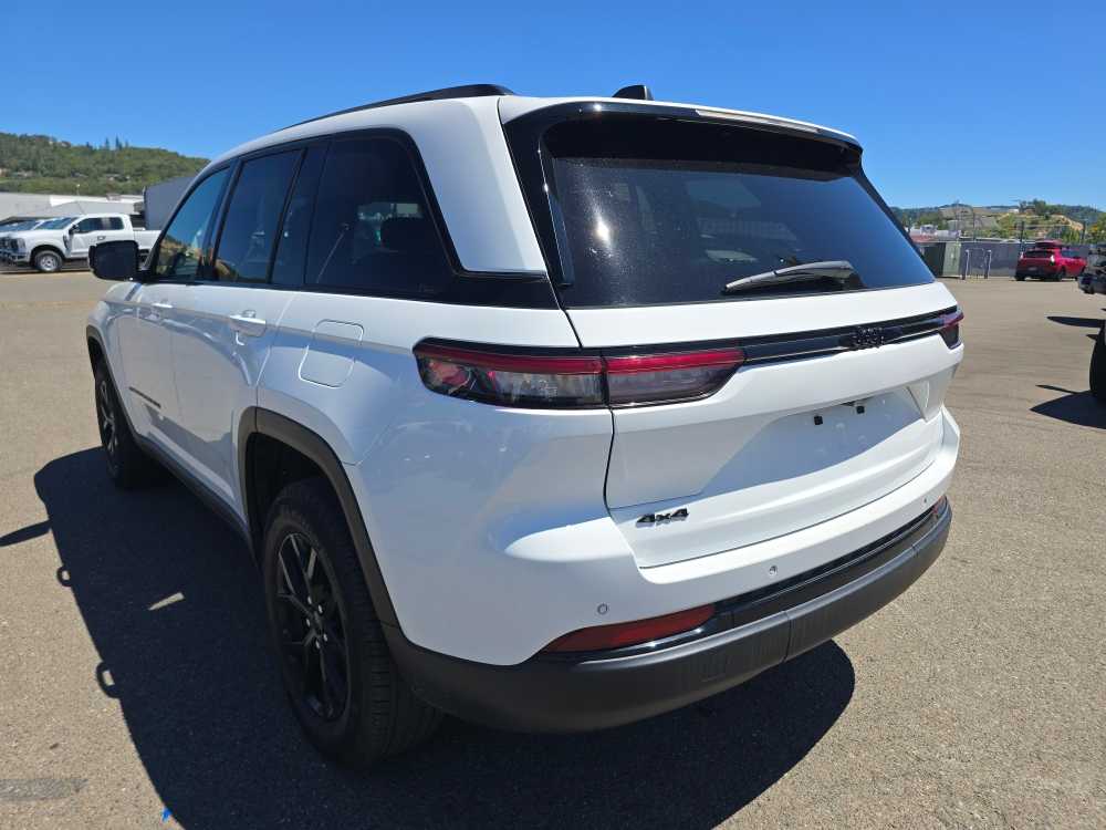 Thumbnail: 2024 Jeep Grand Cherokee - 8