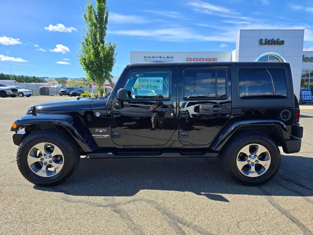 Used 2018 Jeep Wrangler Unlimited Sahara with VIN 1C4BJWEG9JL885328 for sale in Roseburg, OR