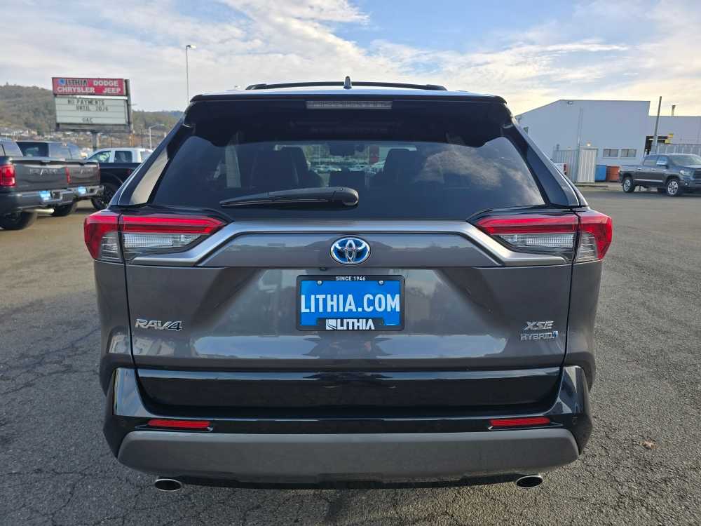 Thumbnail: 2019 Toyota RAV4 - 4