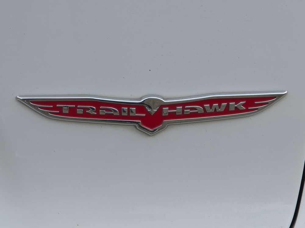 Thumbnail: 2019 Jeep Cherokee - 18