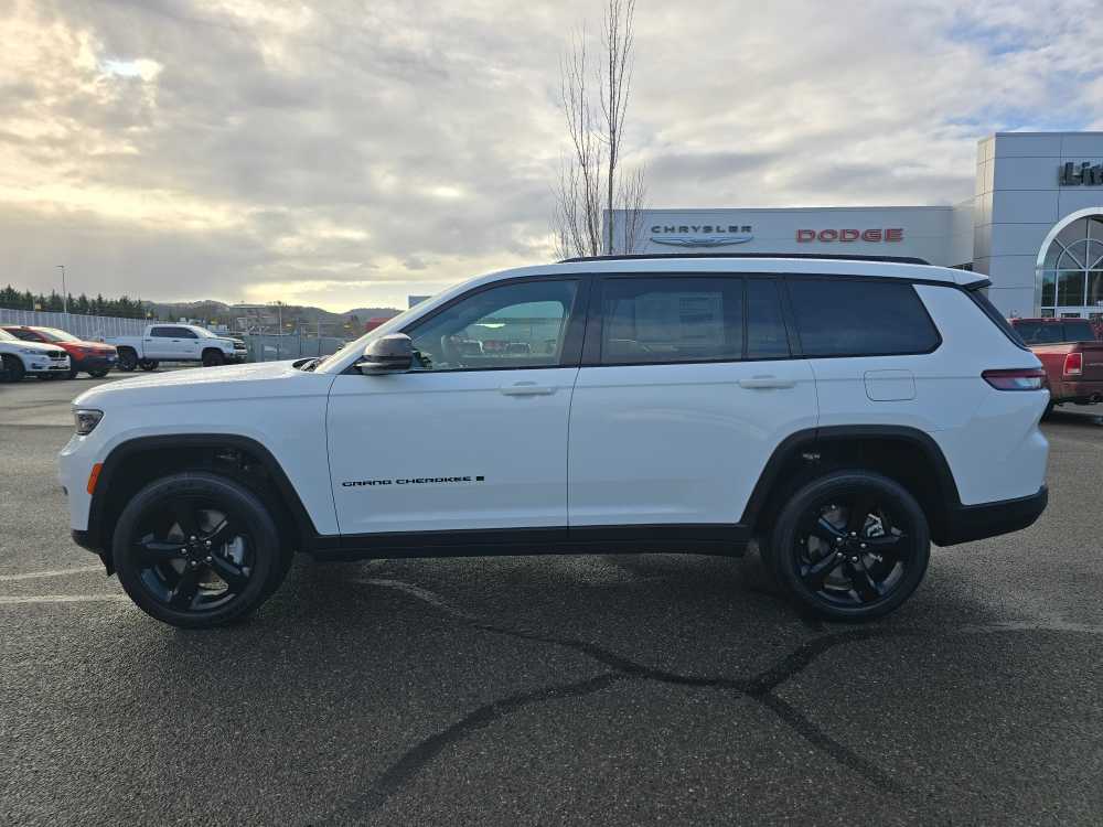 Thumbnail: 2025 Jeep Grand Cherokee L - 2