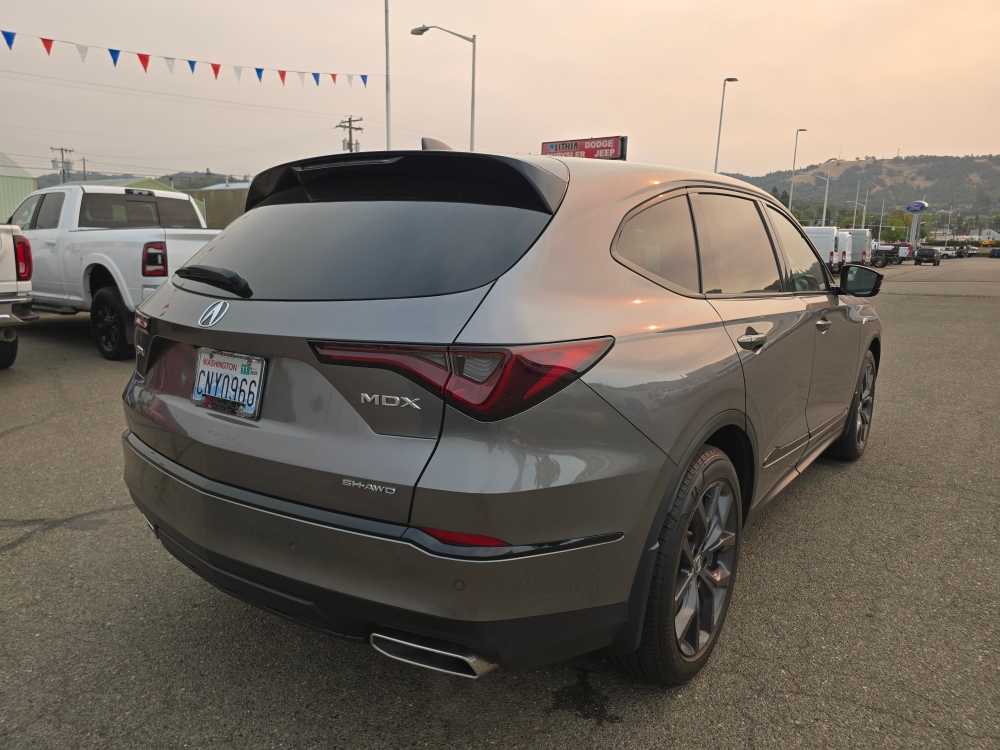 Thumbnail: 2023 Acura MDX - 3