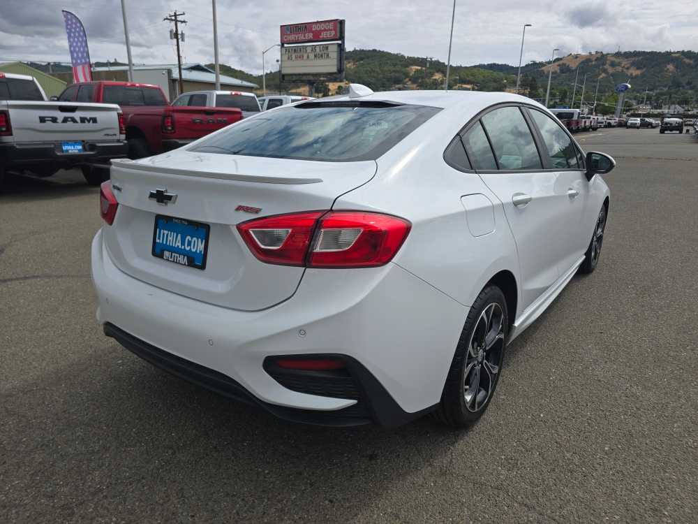 Thumbnail: 2019 Chevrolet Cruze - 4