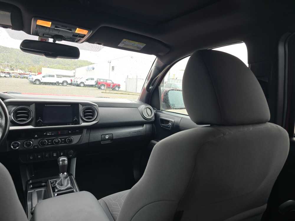 Thumbnail: 2016 Toyota Tacoma - 14