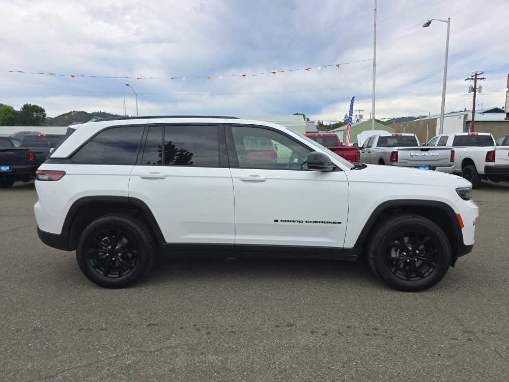 Thumbnail: 2024 Jeep Grand Cherokee - 5