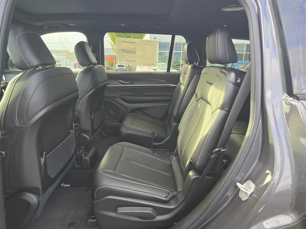 Thumbnail: 2025 Jeep Grand Cherokee L - 16