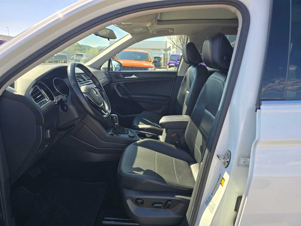 Thumbnail: 2018 Volkswagen Tiguan - 9