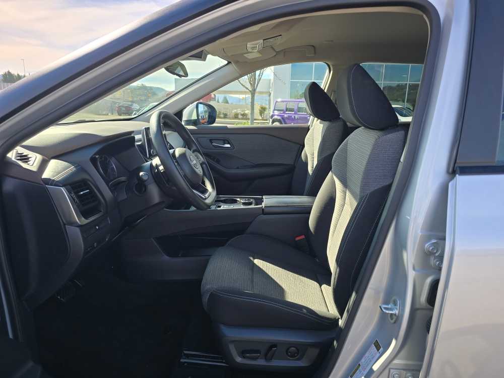 Thumbnail: 2023 Nissan Rogue - 9