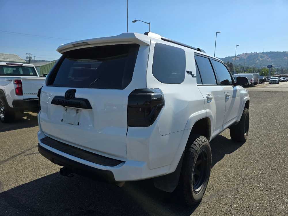 Thumbnail: 2021 Toyota 4Runner - 3
