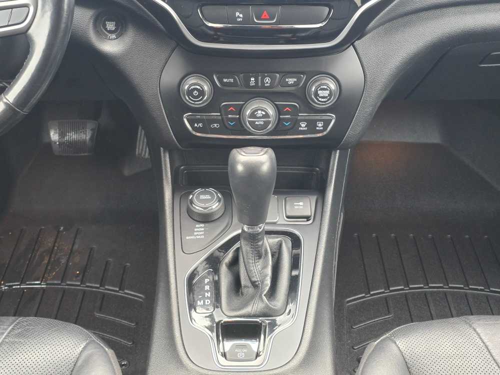 Thumbnail: 2020 Jeep Cherokee - 13