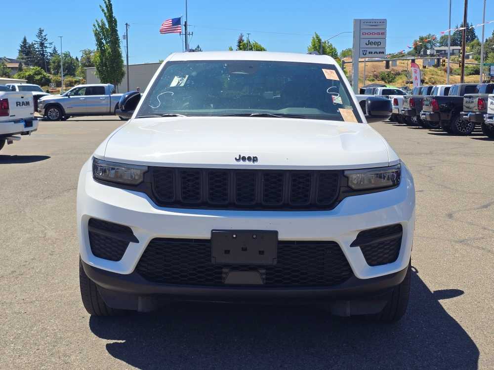 Thumbnail: 2024 Jeep Grand Cherokee - 4