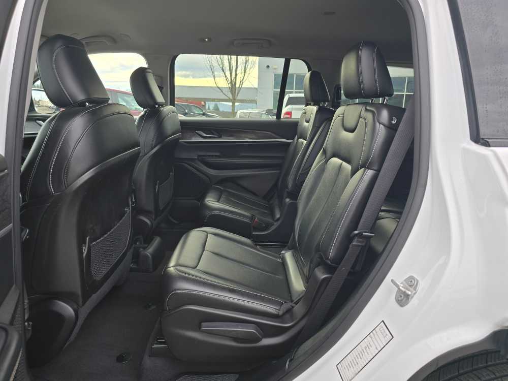 Thumbnail: 2023 Jeep Grand Cherokee - 16