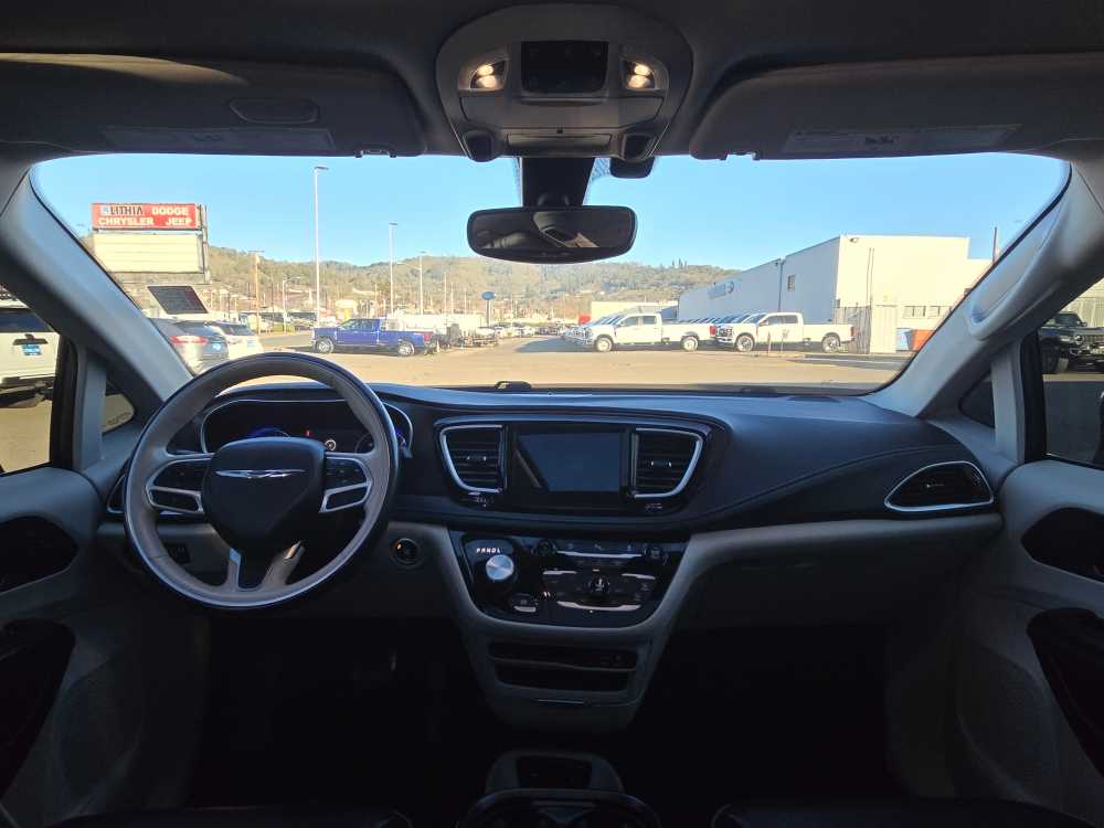 Thumbnail: 2020 Chrysler Pacifica - 15