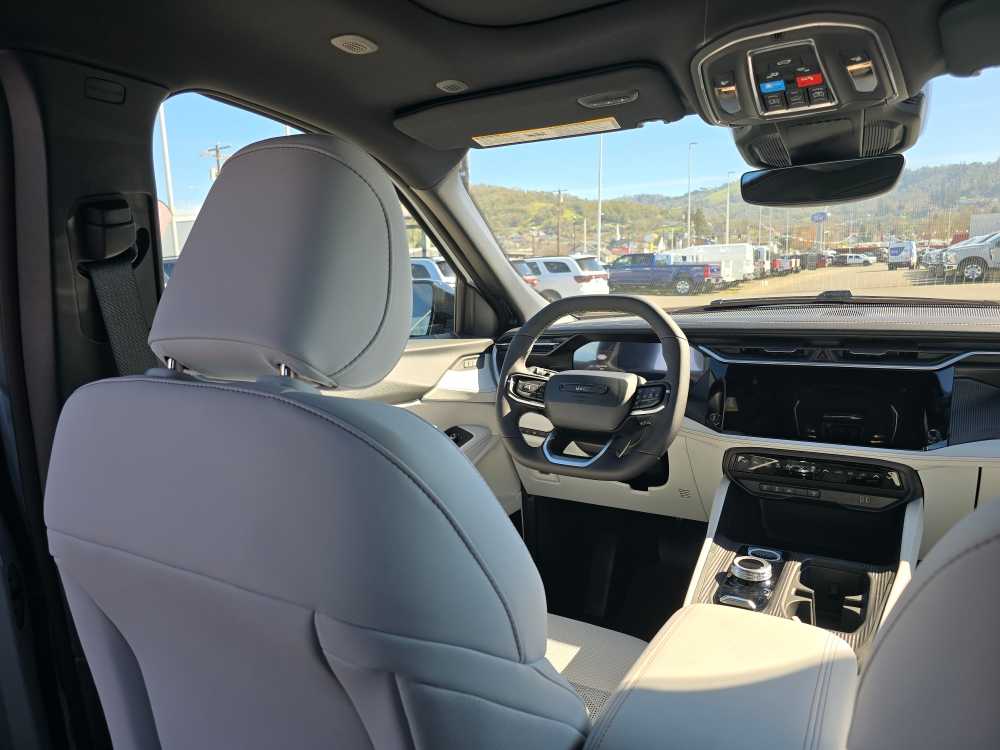 Thumbnail: 2026 Jeep Cherokee - 10