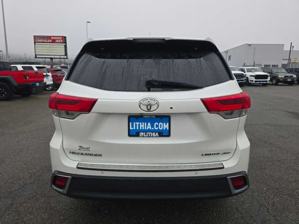 Used 2018 Toyota Highlander Limited V6 SUV