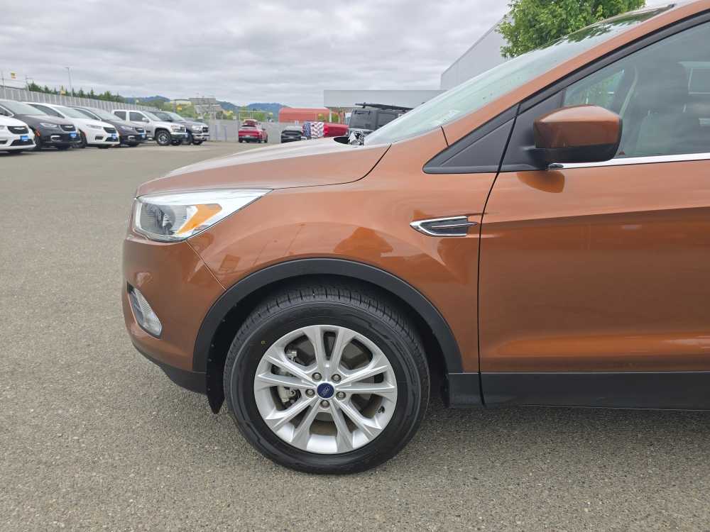 Thumbnail: 2017 Ford Escape - 17