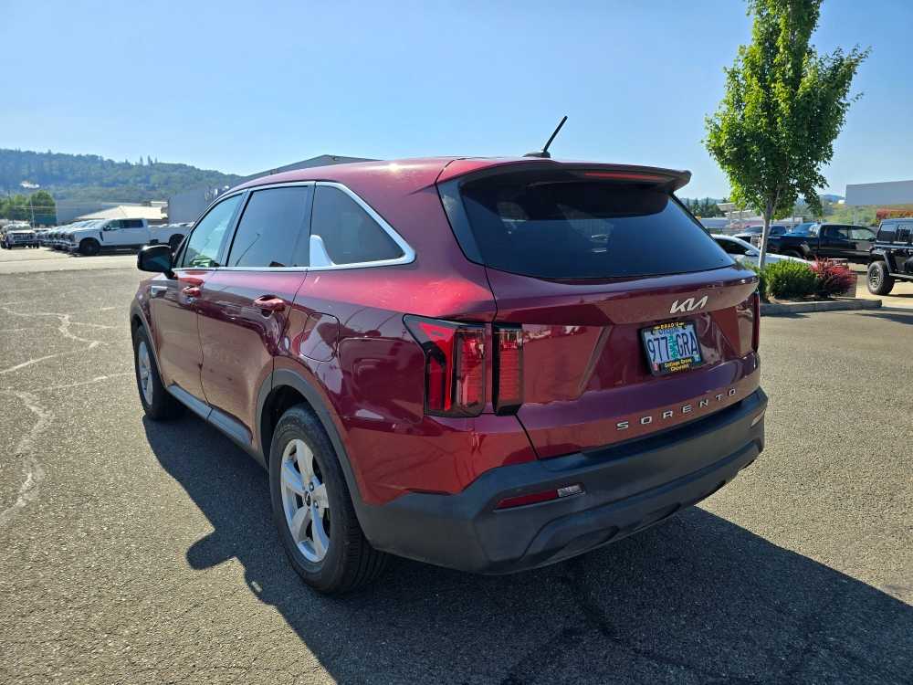2022 Kia Sorento LX 2