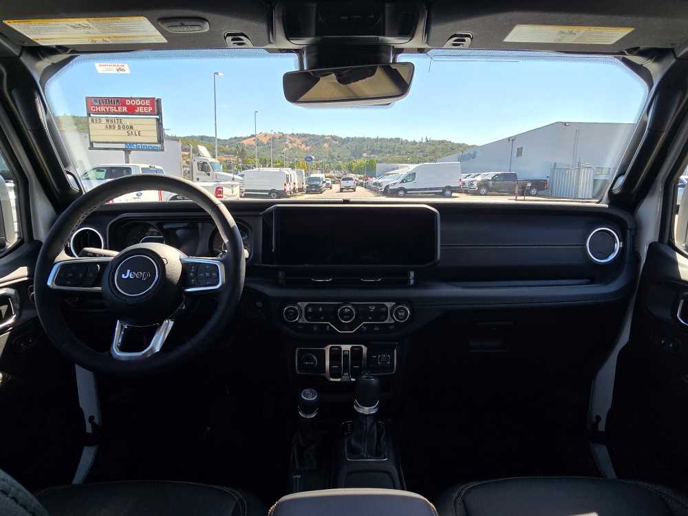 Thumbnail: 2025 Jeep Wrangler - 15