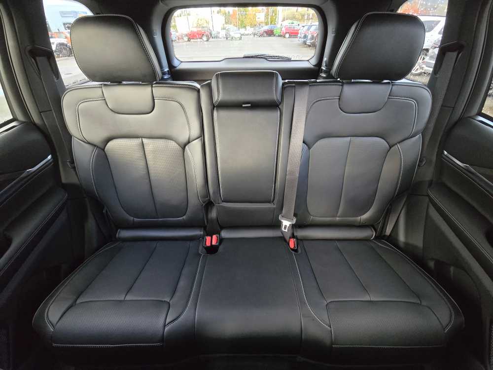 Thumbnail: 2025 Jeep Grand Cherokee - 17