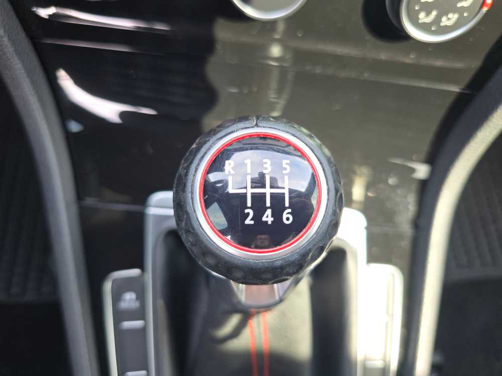 Thumbnail: 2019 Volkswagen Golf - 14