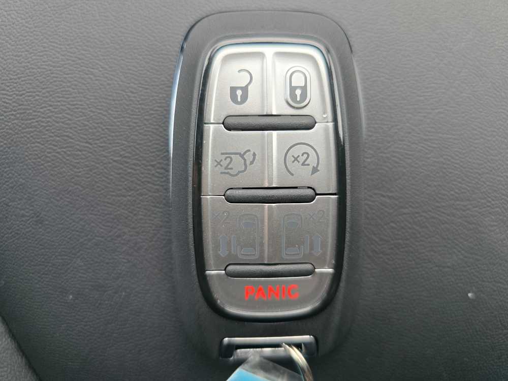 Thumbnail: 2026 Chrysler Pacifica - 22