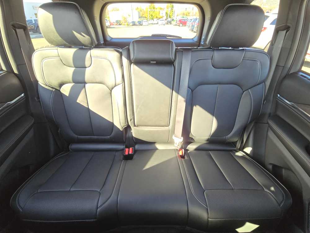 Thumbnail: 2025 Jeep Grand Cherokee - 17