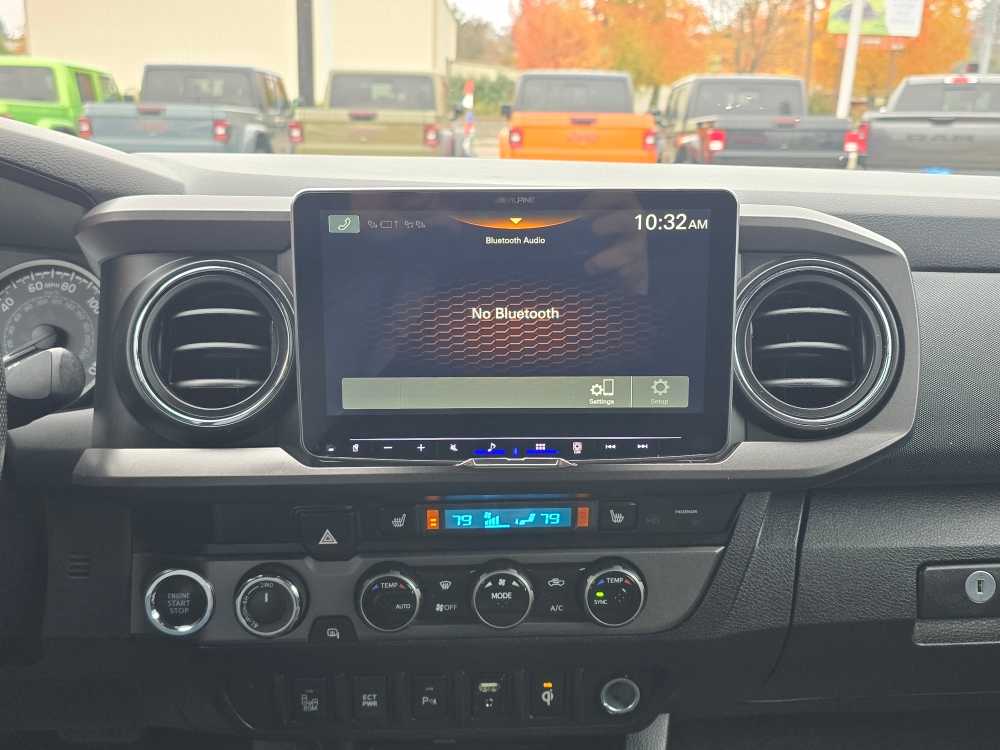 Thumbnail: 2016 Toyota Tacoma - 12