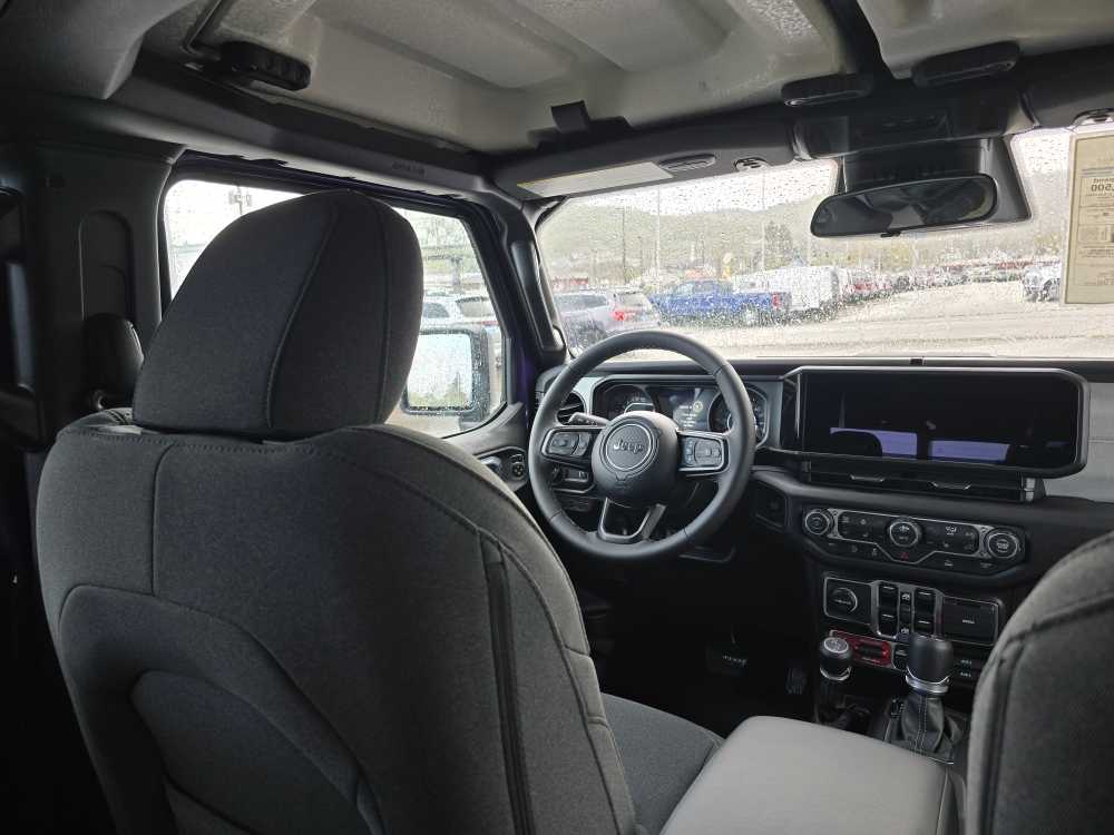 Thumbnail: 2026 Jeep Gladiator - 10