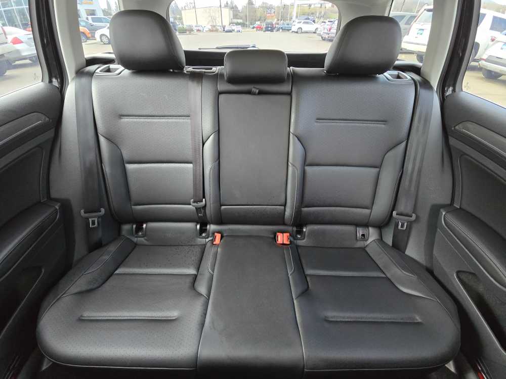 Thumbnail: 2017 Volkswagen Golf - 17