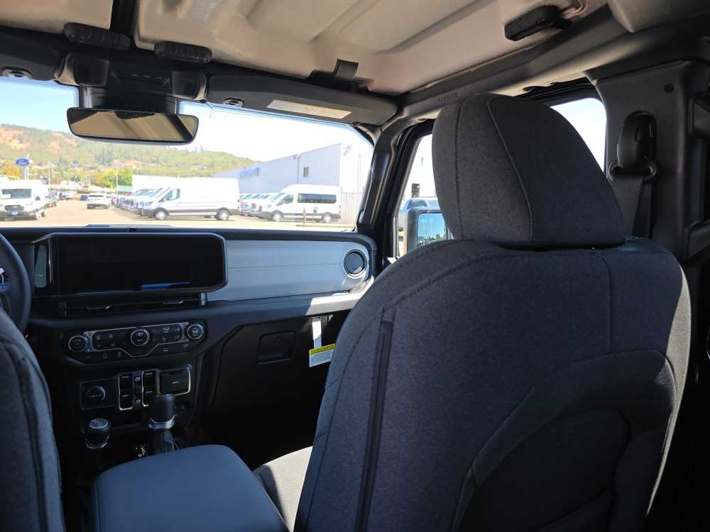 Thumbnail: 2025 Jeep Gladiator - 14