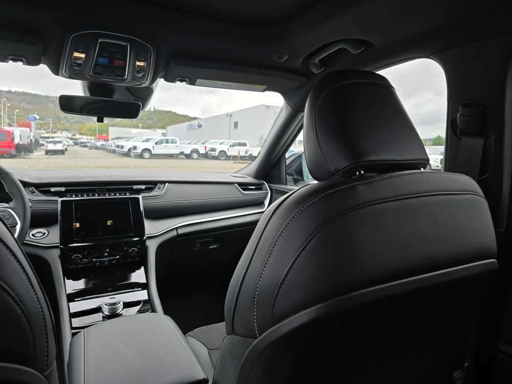 Thumbnail: 2025 Jeep Grand Cherokee - 14