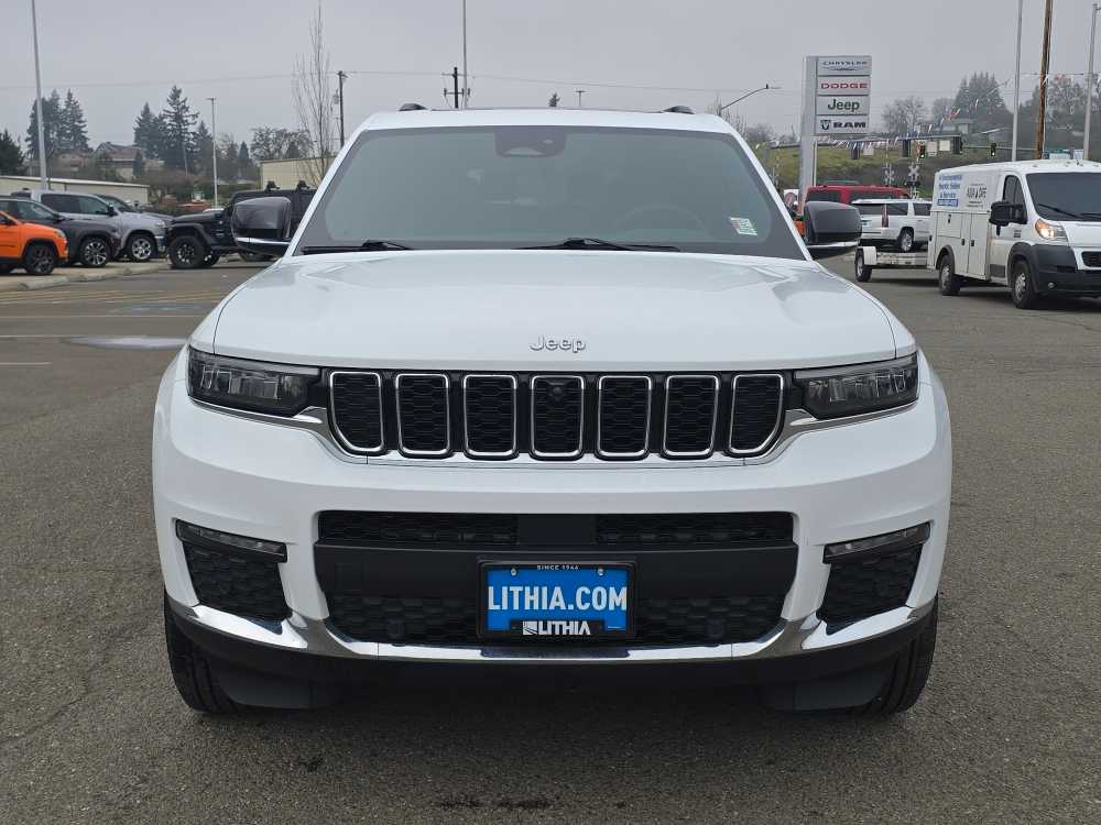 Thumbnail: 2024 Jeep Grand Cherokee L - 8