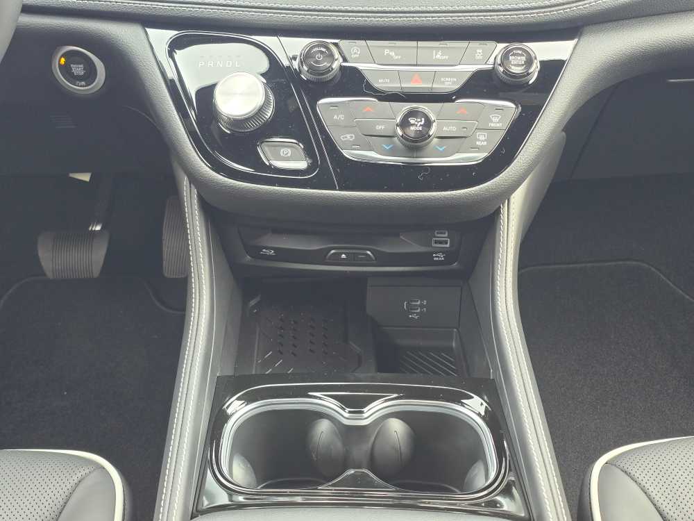 Thumbnail: 2026 Chrysler Pacifica - 13