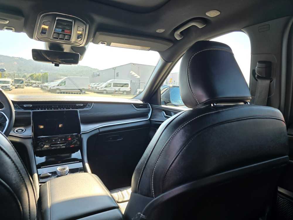 Thumbnail: 2024 Jeep Grand Cherokee L - 14