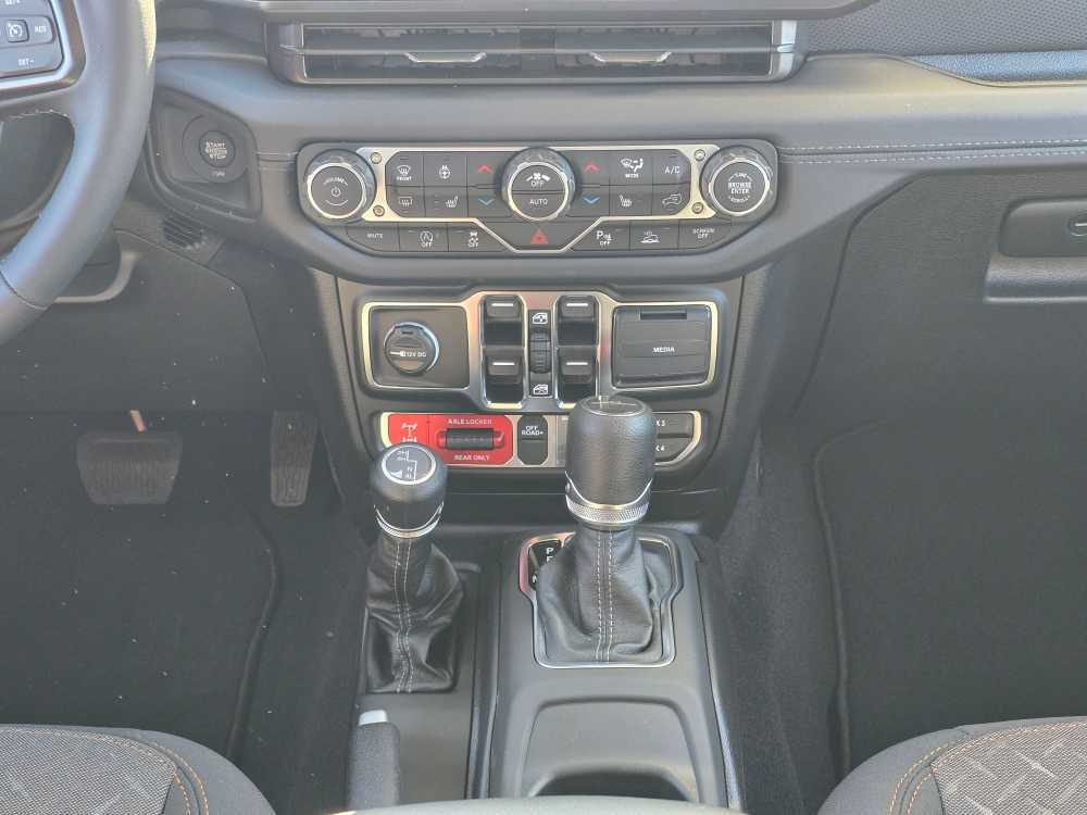 Thumbnail: 2025 Jeep Gladiator - 13